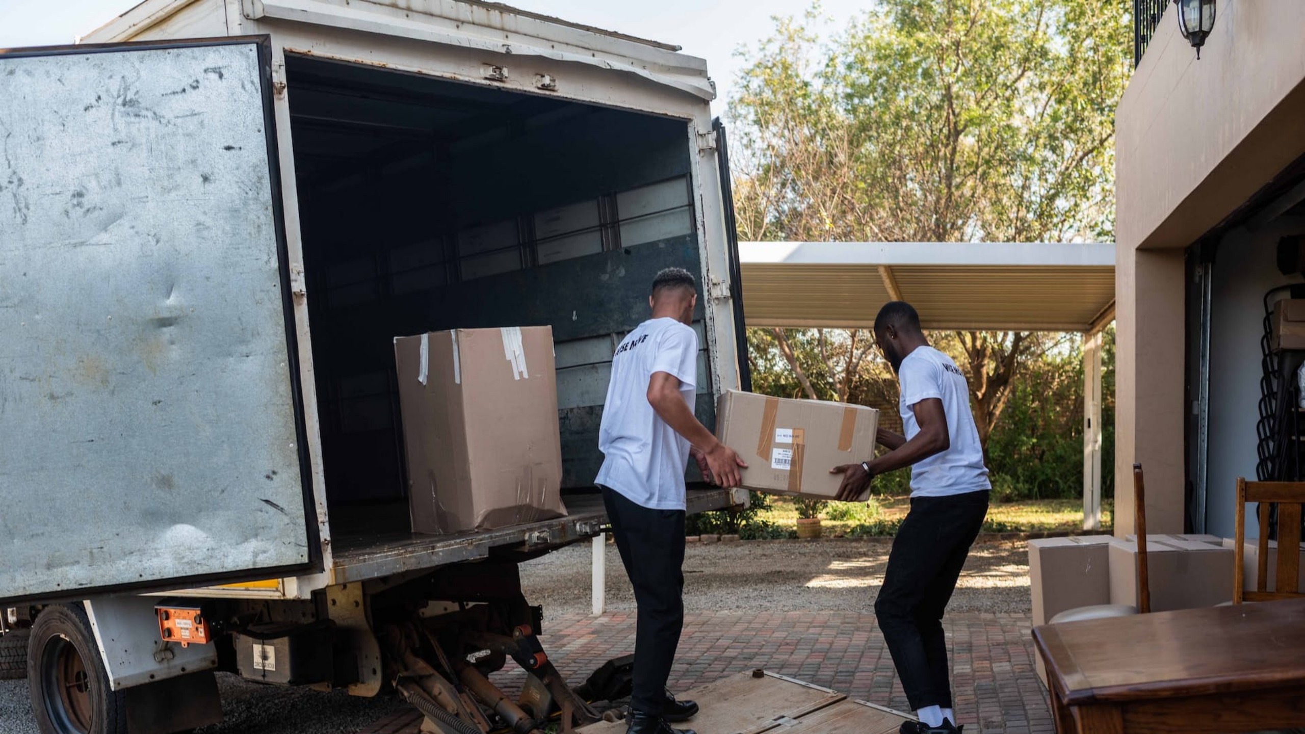 Trucking & Air Cargo to Nigeria